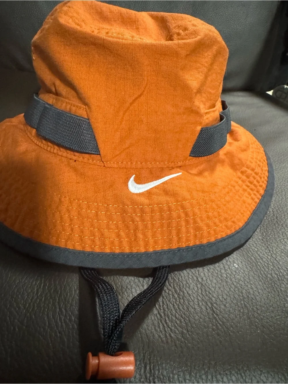 Chin strap Nike Orange and Gray Bucket Hat size M
